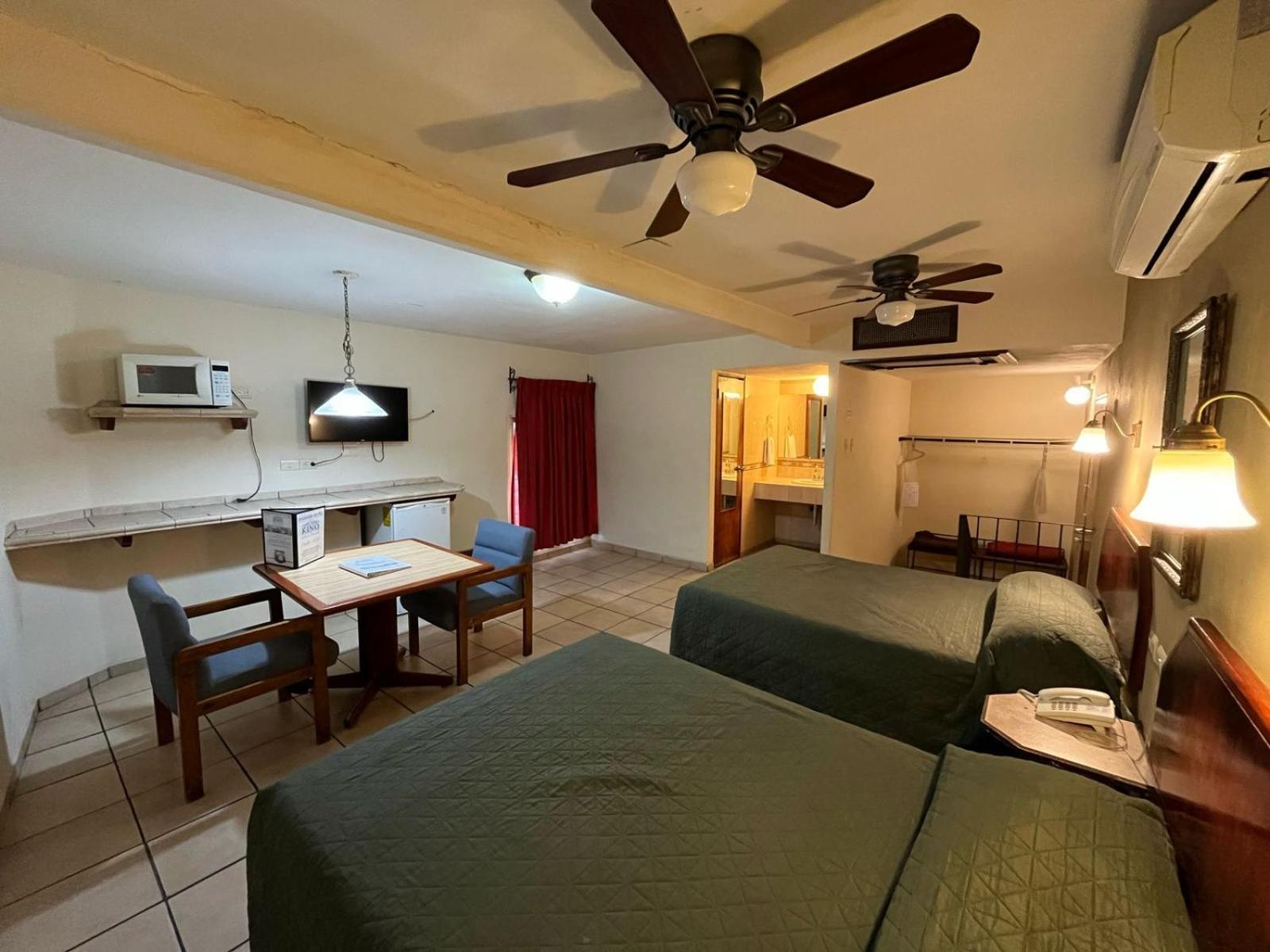 Hotel Suites Kino Hermosillo Bagian luar foto